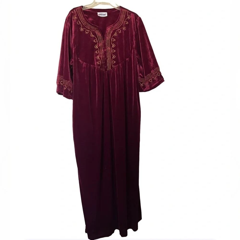 National vintage long velour caftan robe, size medium to large